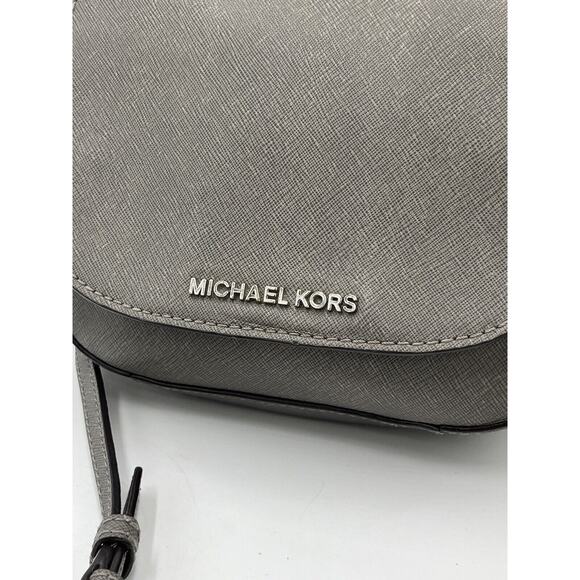 Michael Kors Small Bedford Gray Crossbody Silver Tone Chain Strap and Hardware - Picture 2 of 11